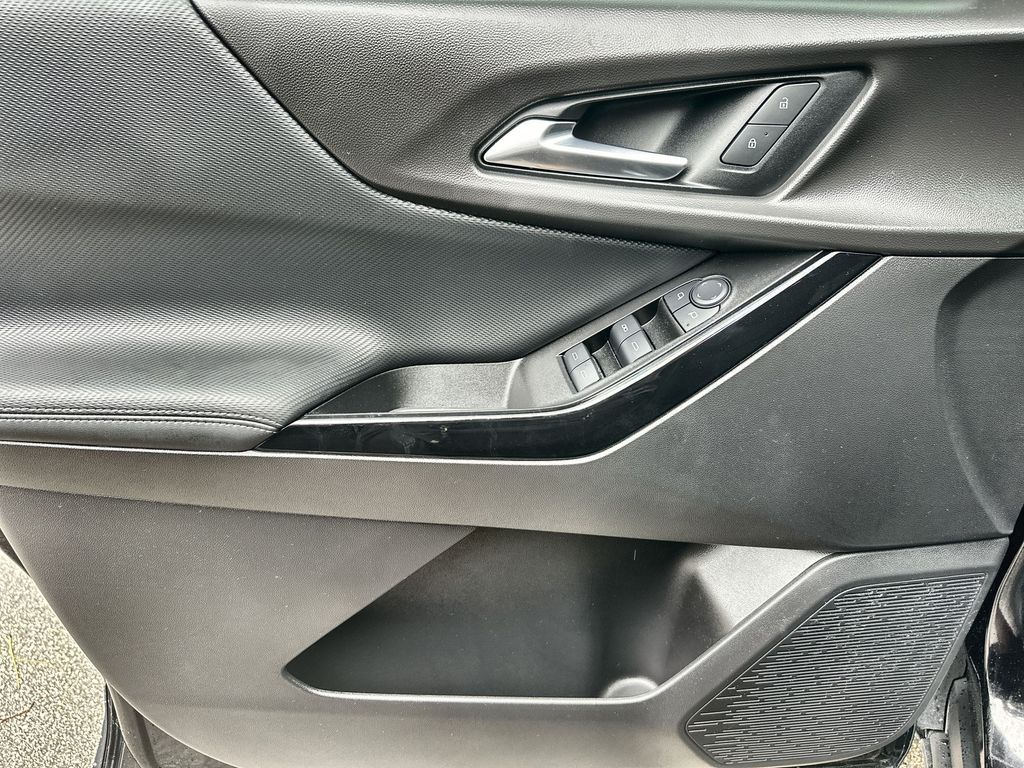 2025 Chevrolet Equinox LT photo 19