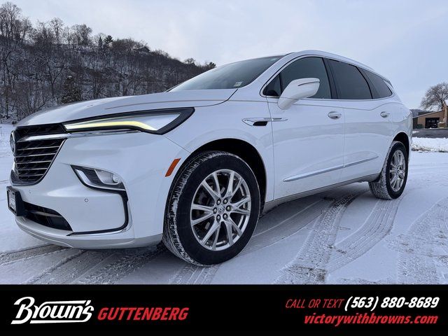 2023 Buick Enclave Essence's photo