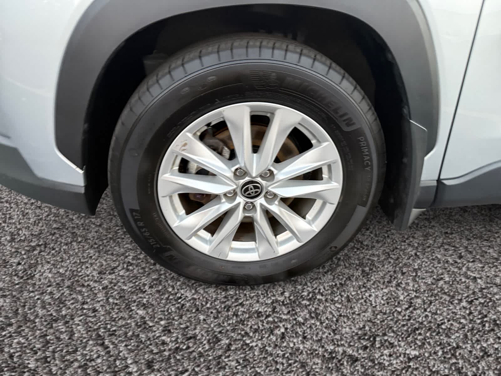 2022 Toyota Corolla Cross LE photo 13