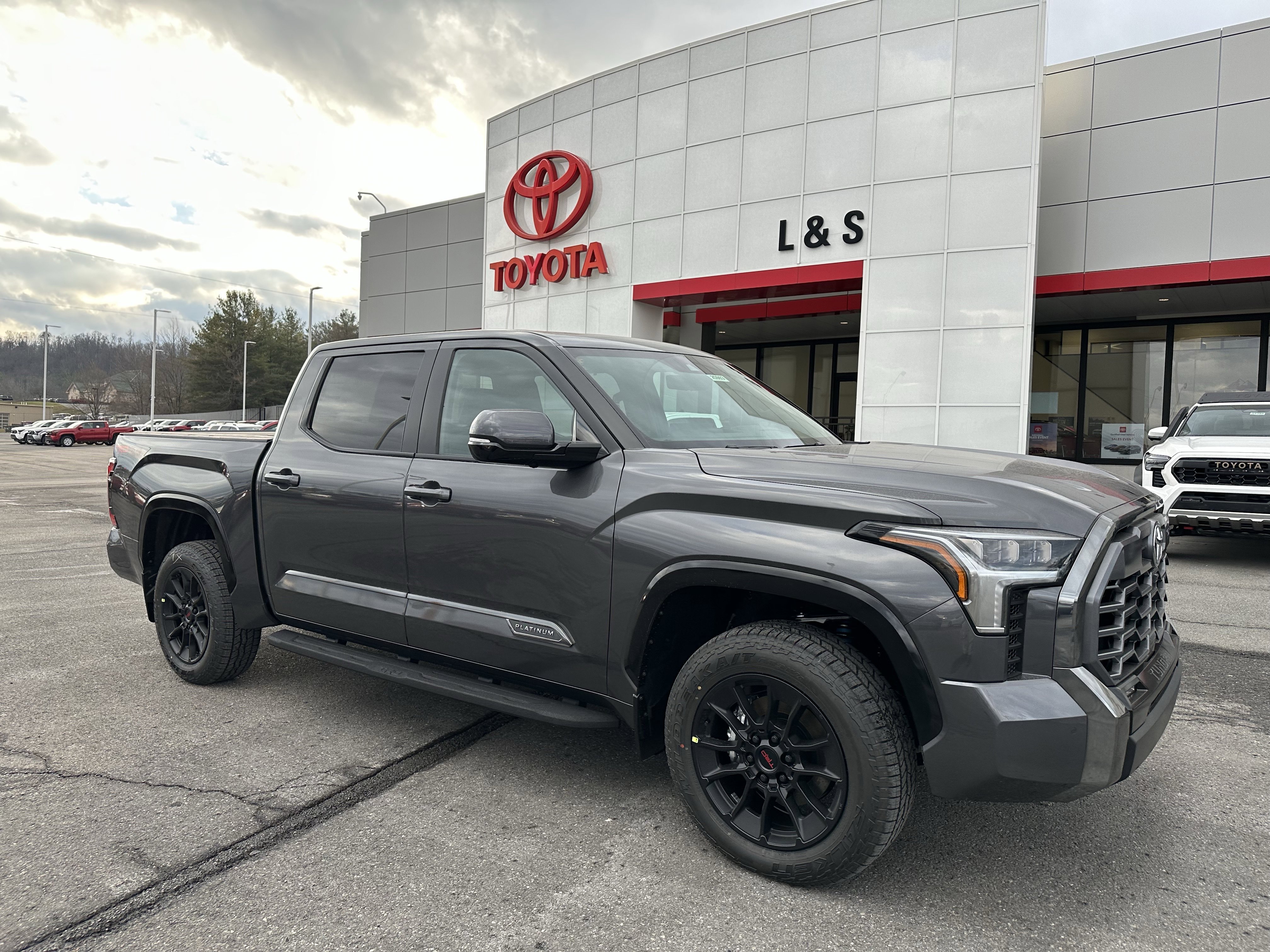 2026 Toyota Tundra Platinum's photo