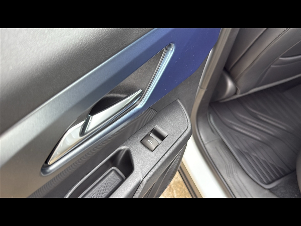2025 Chevrolet Equinox EV 1LT photo 20