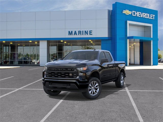 2026 Chevrolet Silverado Custom photo 8