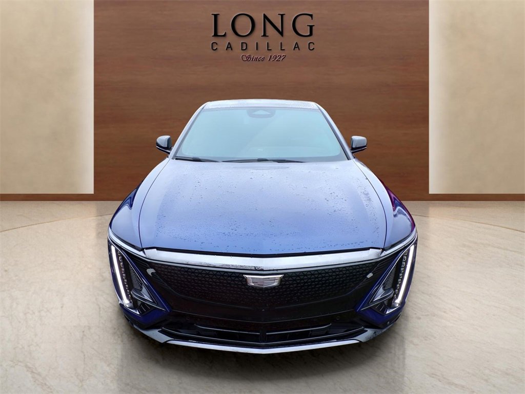 2025 Cadillac Lyriq Sport photo 2