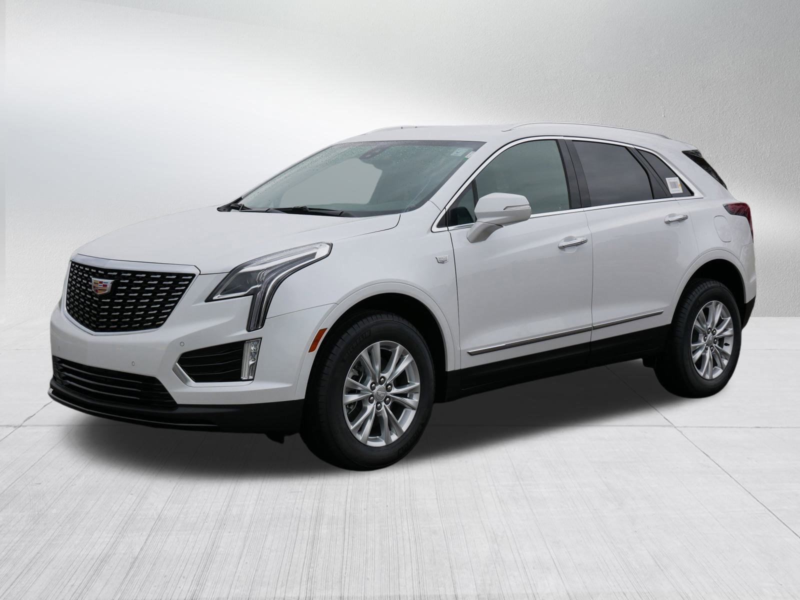 2026 Cadillac XT5 Luxury photo 2