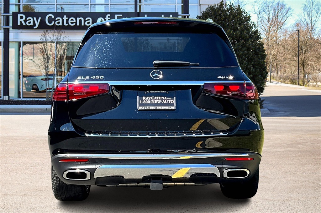 2026 Mercedes Benz GLS 450 4MATIC photo 4