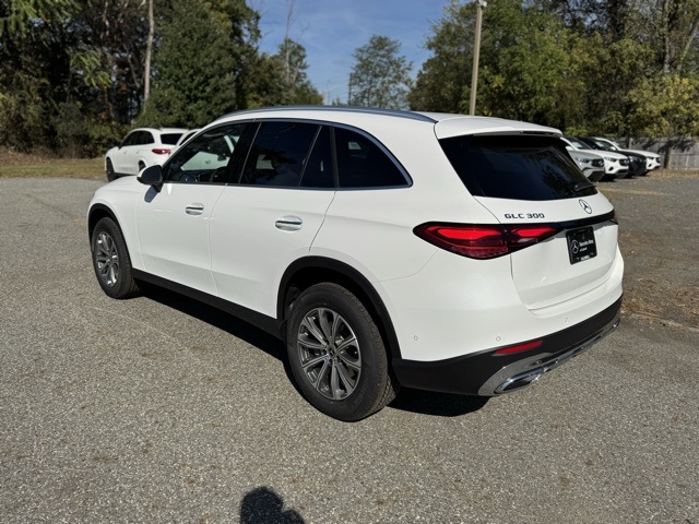 2026 Mercedes Benz GLC 300 4MATIC photo 4