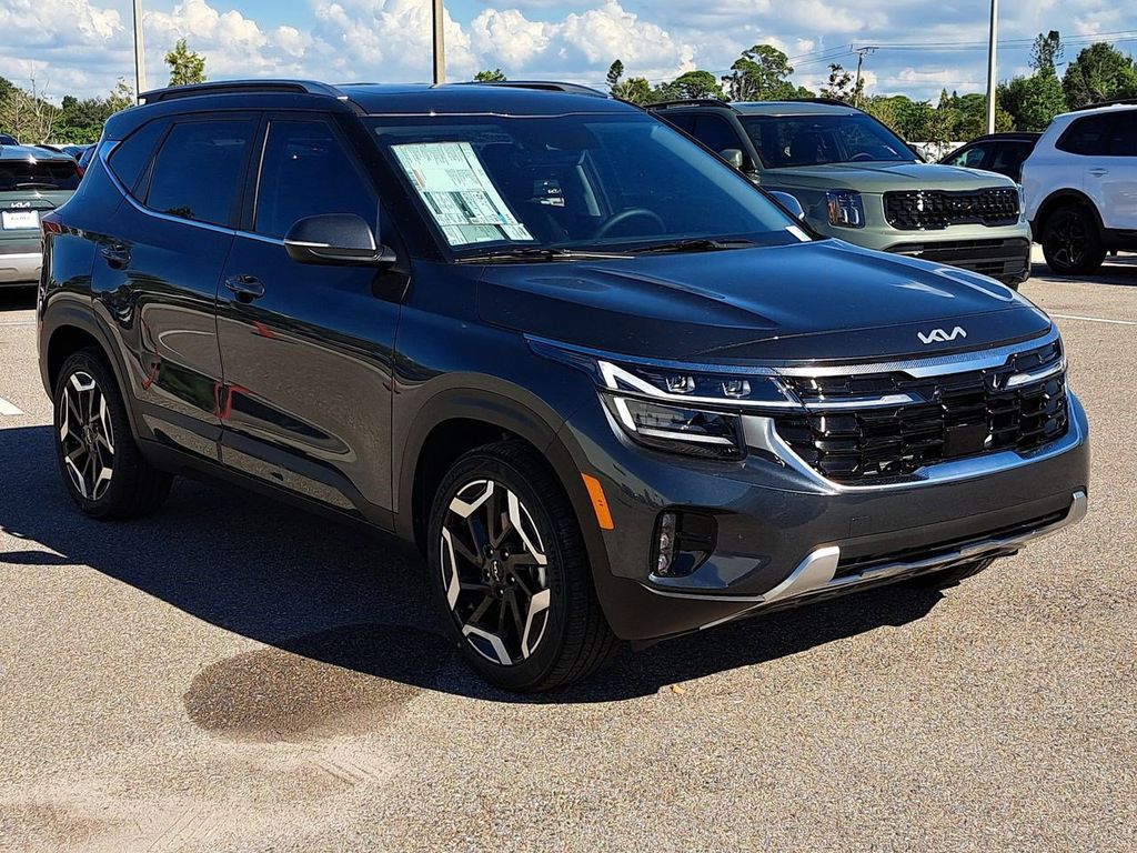 2026 Kia Seltos SX photo 3