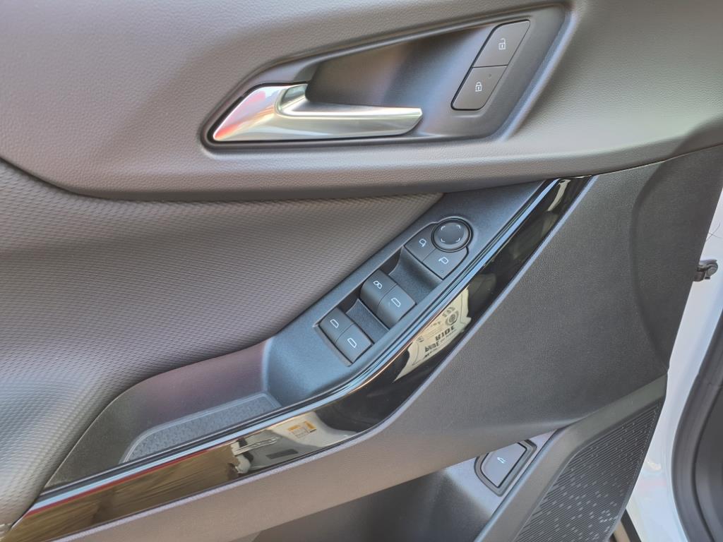 2026 Chevrolet Equinox LT photo 6