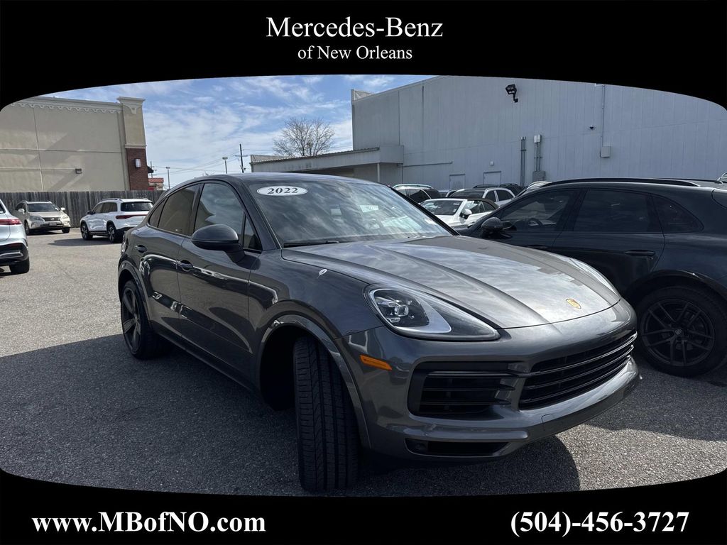 2022 Porsche Cayenne Base's photo