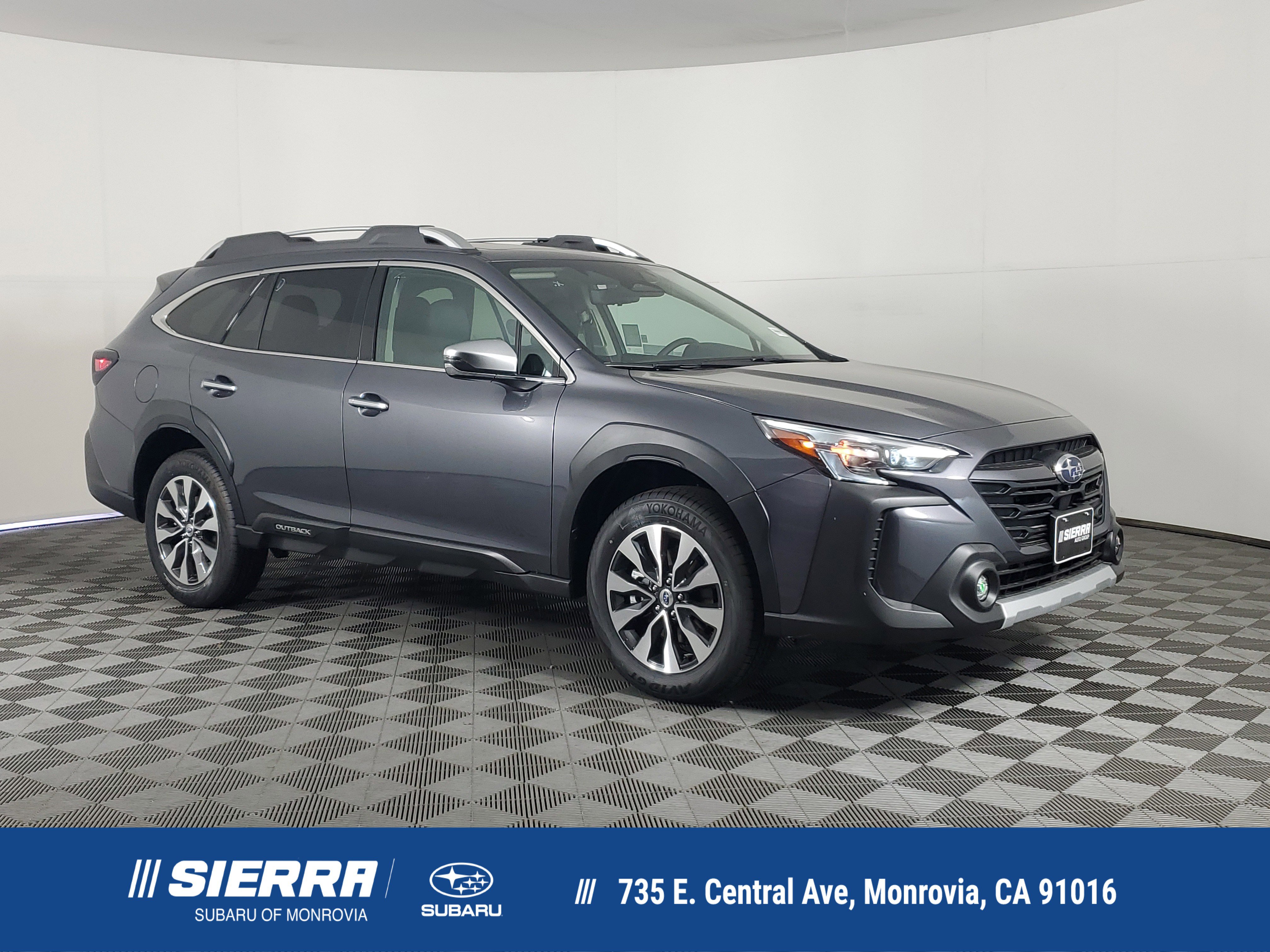 2025 Subaru Outback Touring's photo