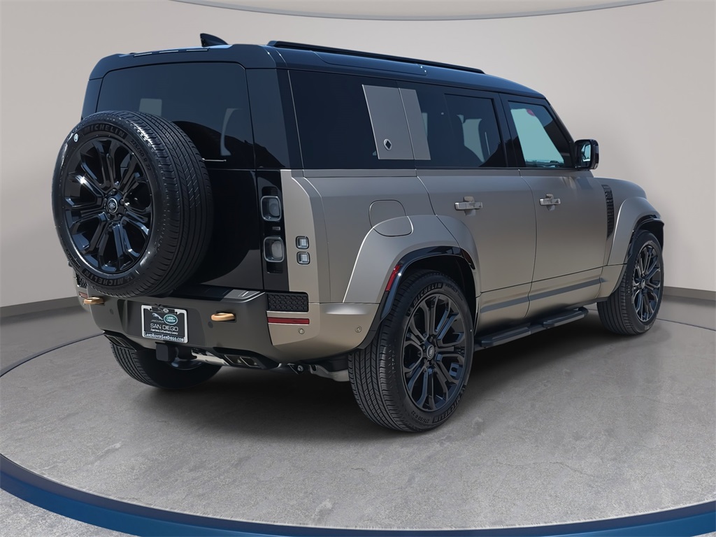 2025 Land Rover Defender 110 V8 photo 5