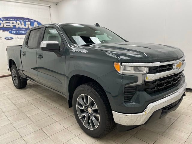 2026 Chevrolet Silverado LT's photo