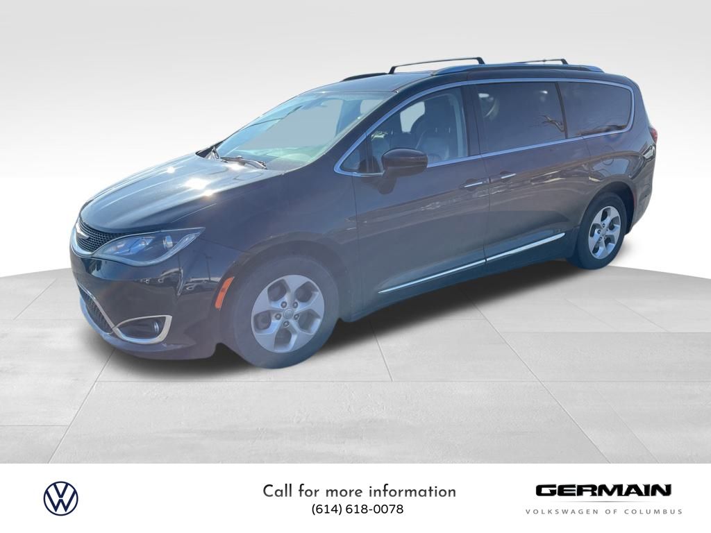 2017 Chrysler Pacifica Touring-L Plus's photo