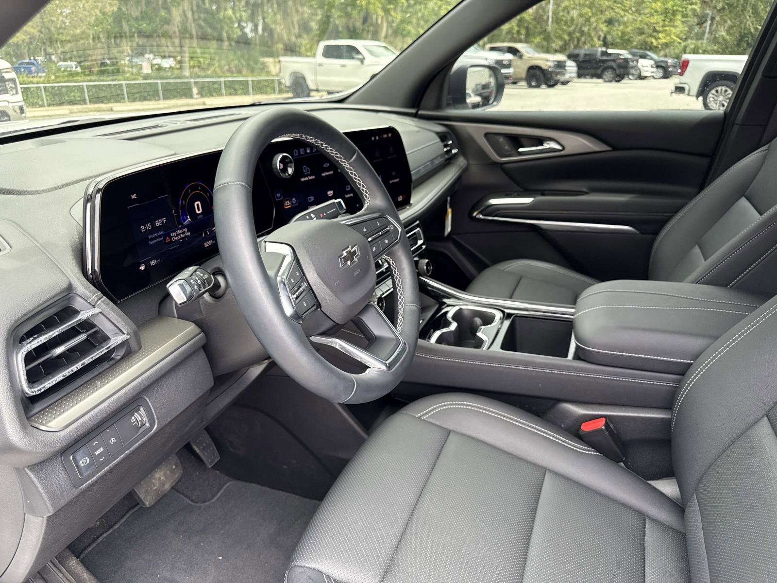 2025 Chevrolet Traverse photo 22