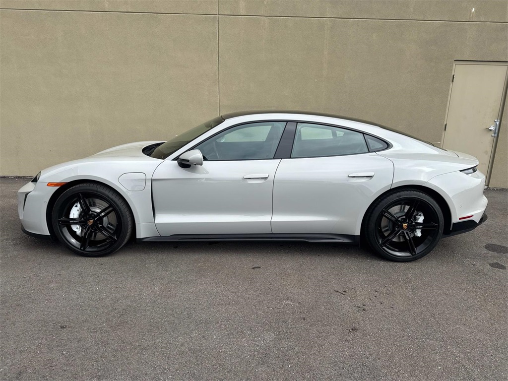 2024 Porsche Taycan 4S photo 2