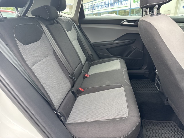 2022 Volkswagen Taos S photo 12