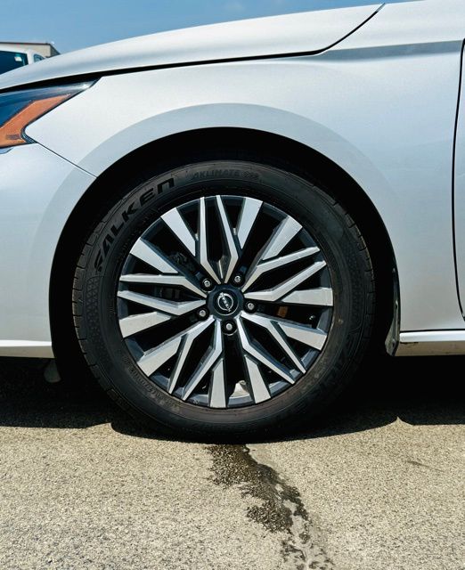 2023 Nissan Altima 2.5 SV photo 7