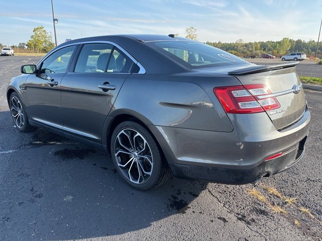 2016 Ford Taurus SHO photo 5