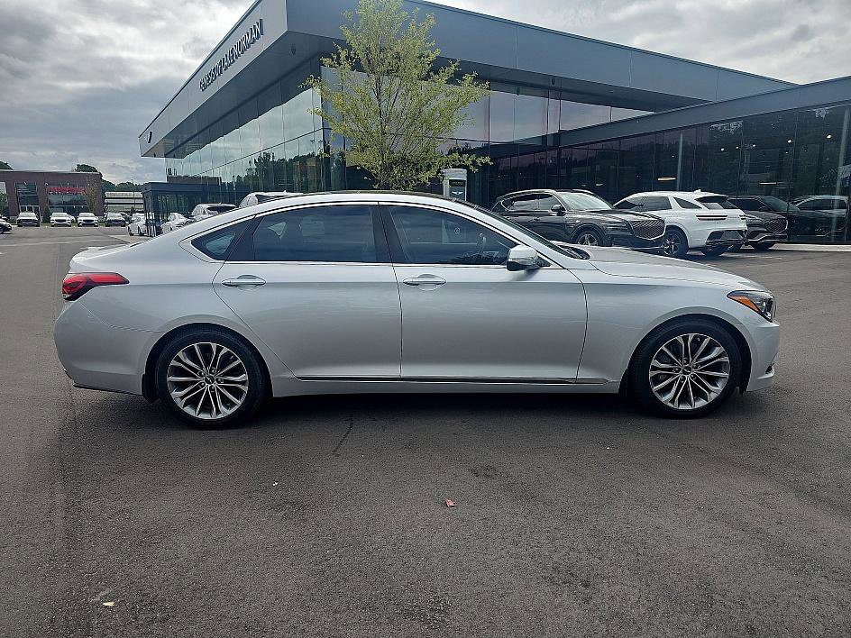 2016 Hyundai Genesis 3.8 RWD photo 3