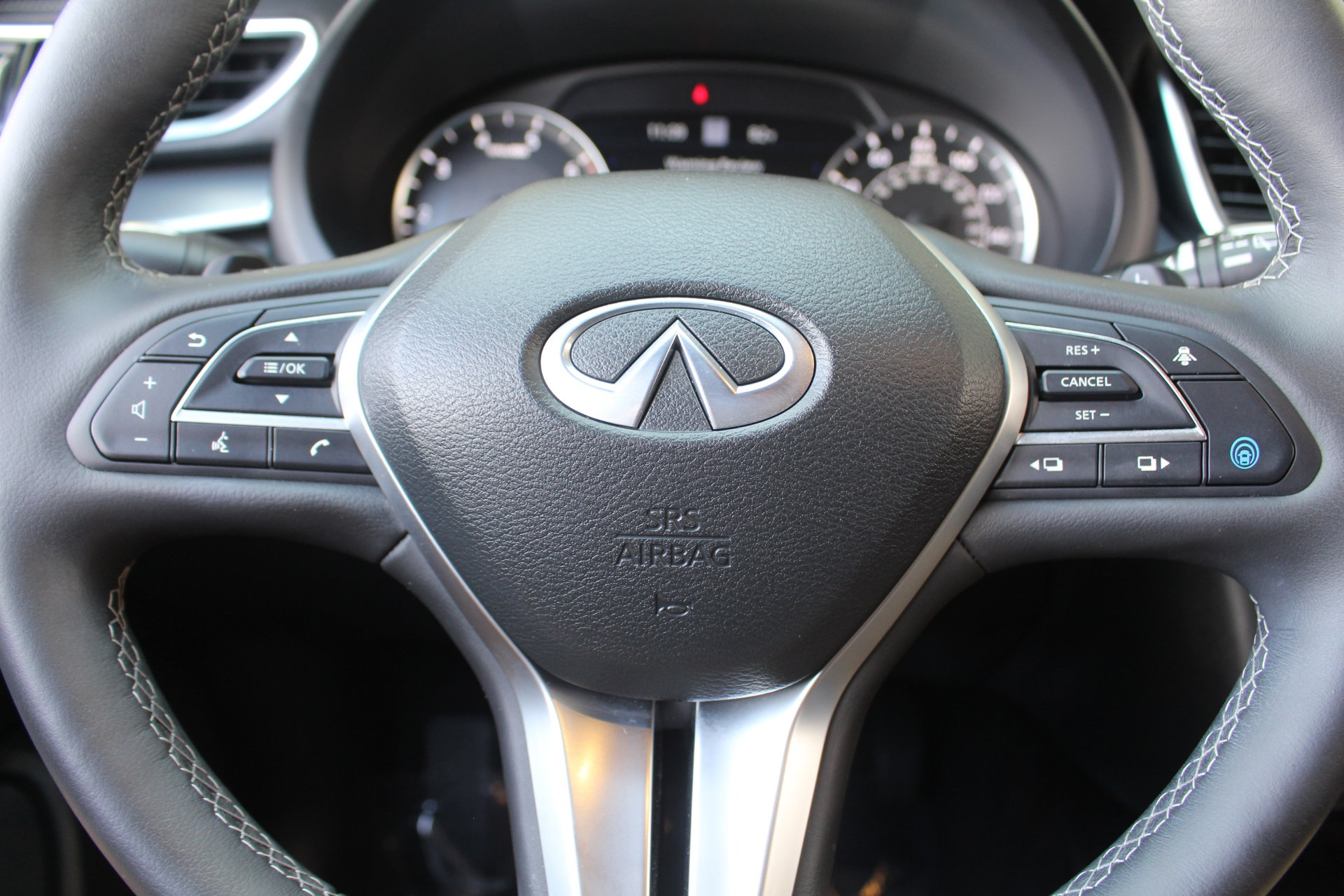 2022 Infiniti QX55 Essential photo 20