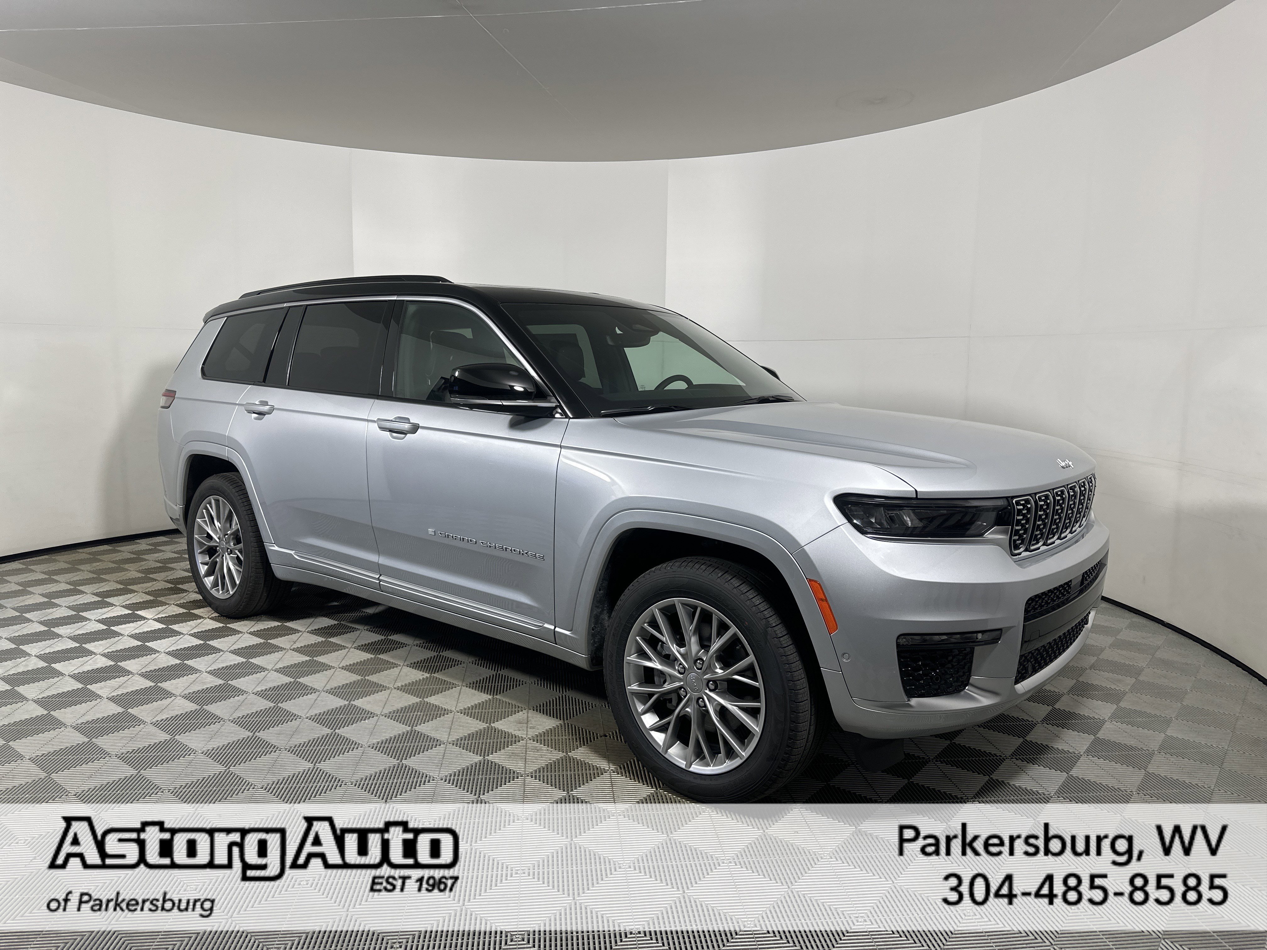 2025 Jeep Grand Cherokee L Summit's photo