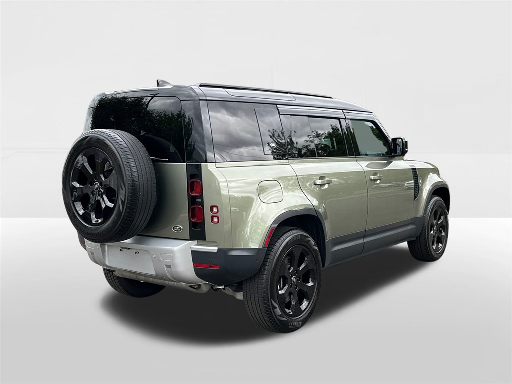 2023 Land Rover Defender 110 SE photo 2