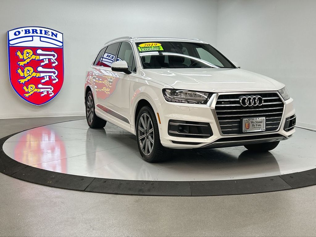 2019 Audi Q7 Premium Plus's photo