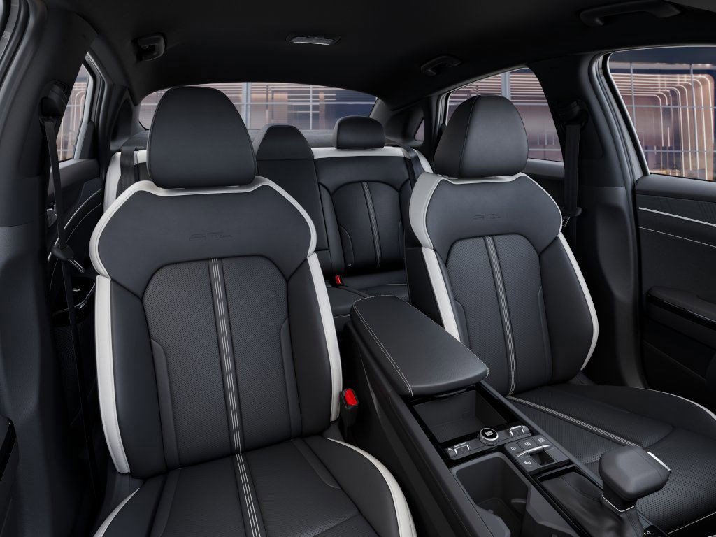 2025 Kia K5 GT-Line photo 14