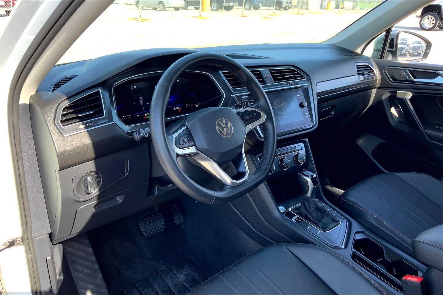 2024 Volkswagen Tiguan Wolfsburg Edition photo 14