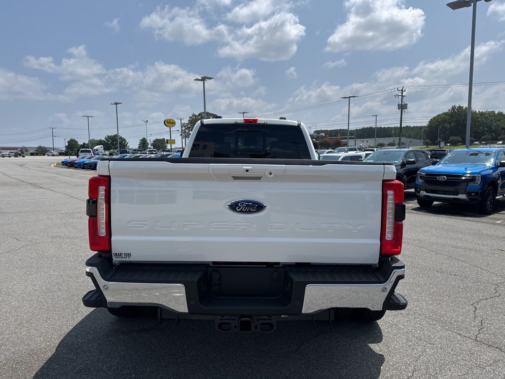 2025 Ford F-350 Lariat photo 4