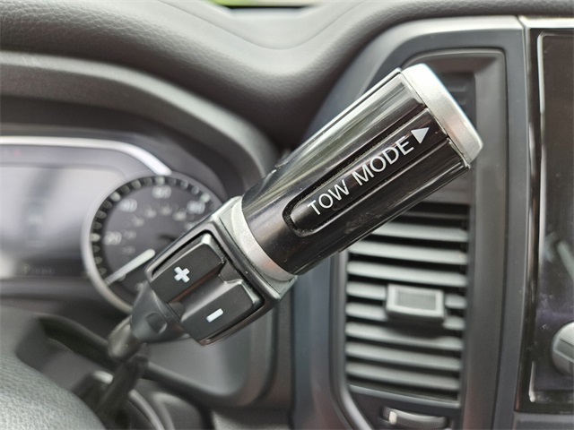 2023 Nissan Titan SV photo 21