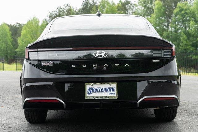 2025 Hyundai Sonata Hybrid SEL photo 6