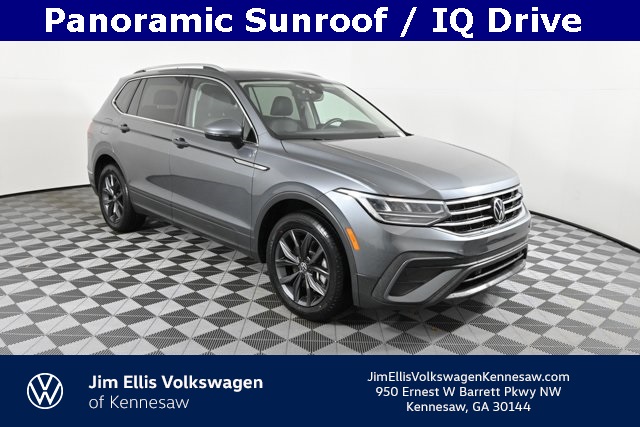 2023 Volkswagen Tiguan SE's photo