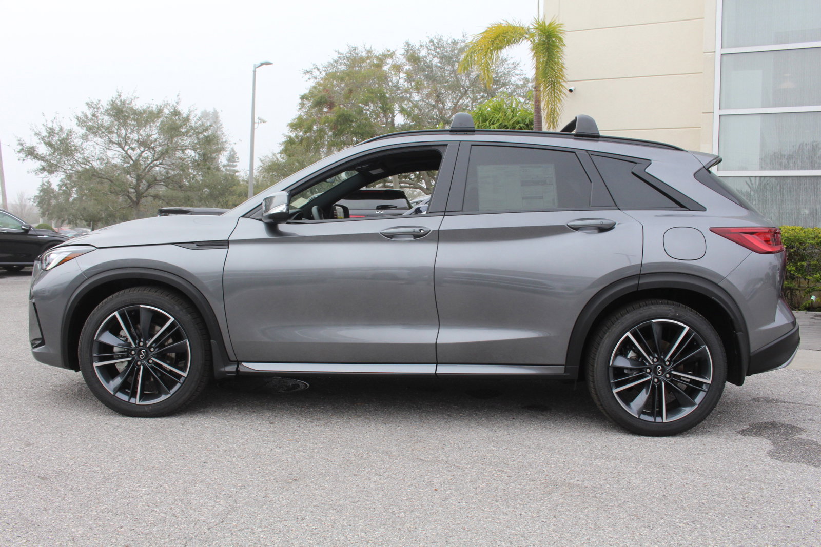 2025 Infiniti QX50 SPORT photo 2