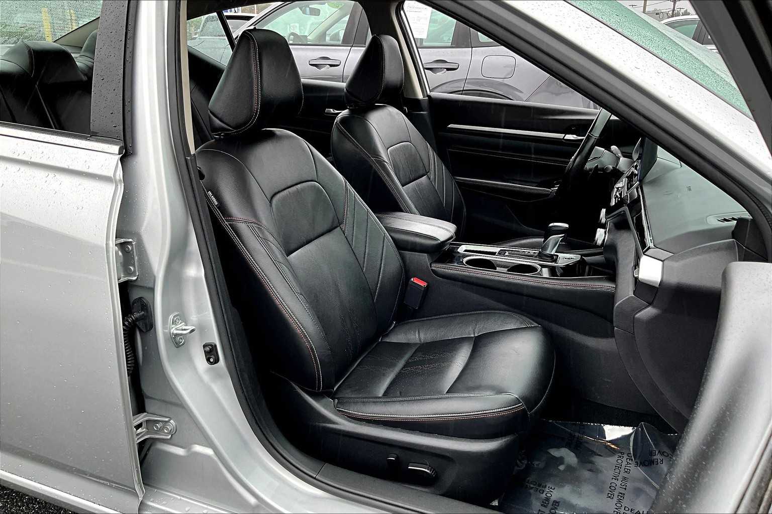 2023 Nissan Altima 2.5 SR photo 8