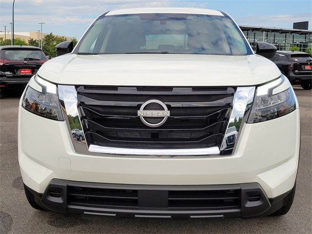 2025 Nissan Pathfinder S photo 4
