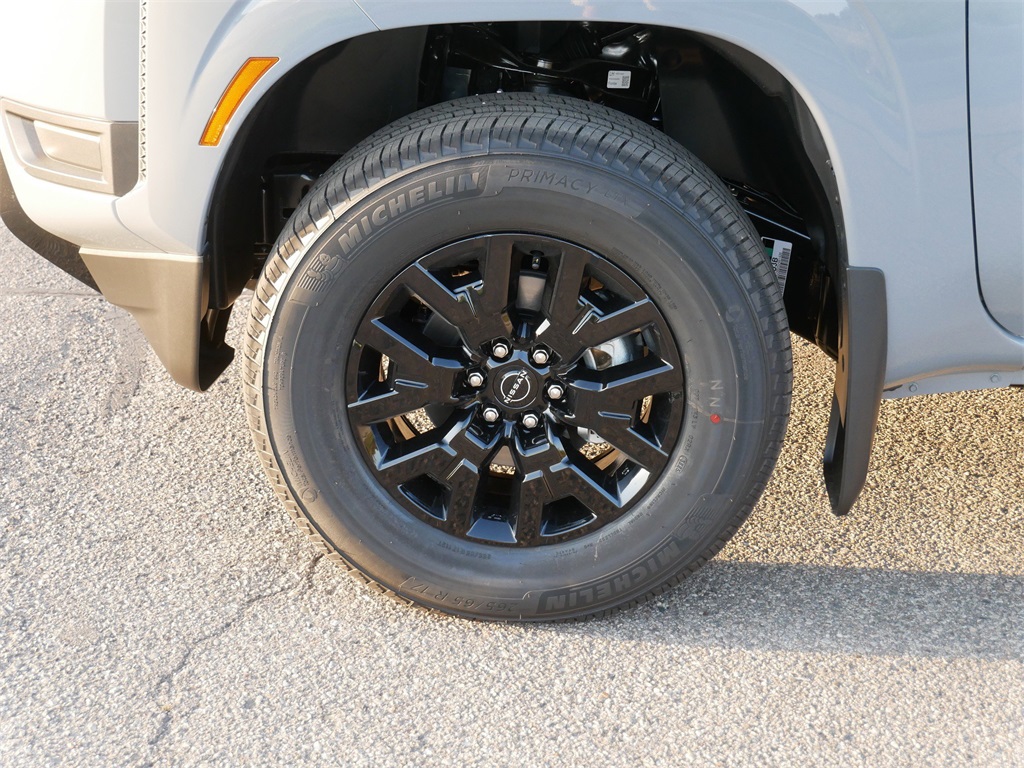 2026 Nissan Frontier SV photo 3