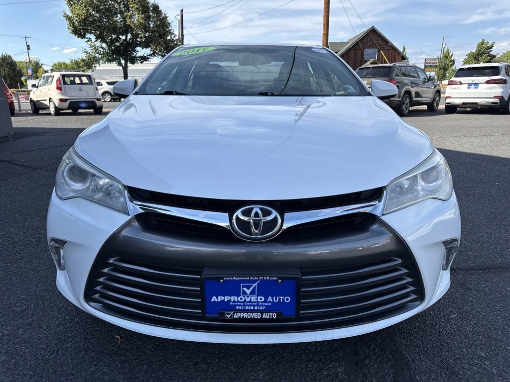 2017 Toyota Camry LE photo 2