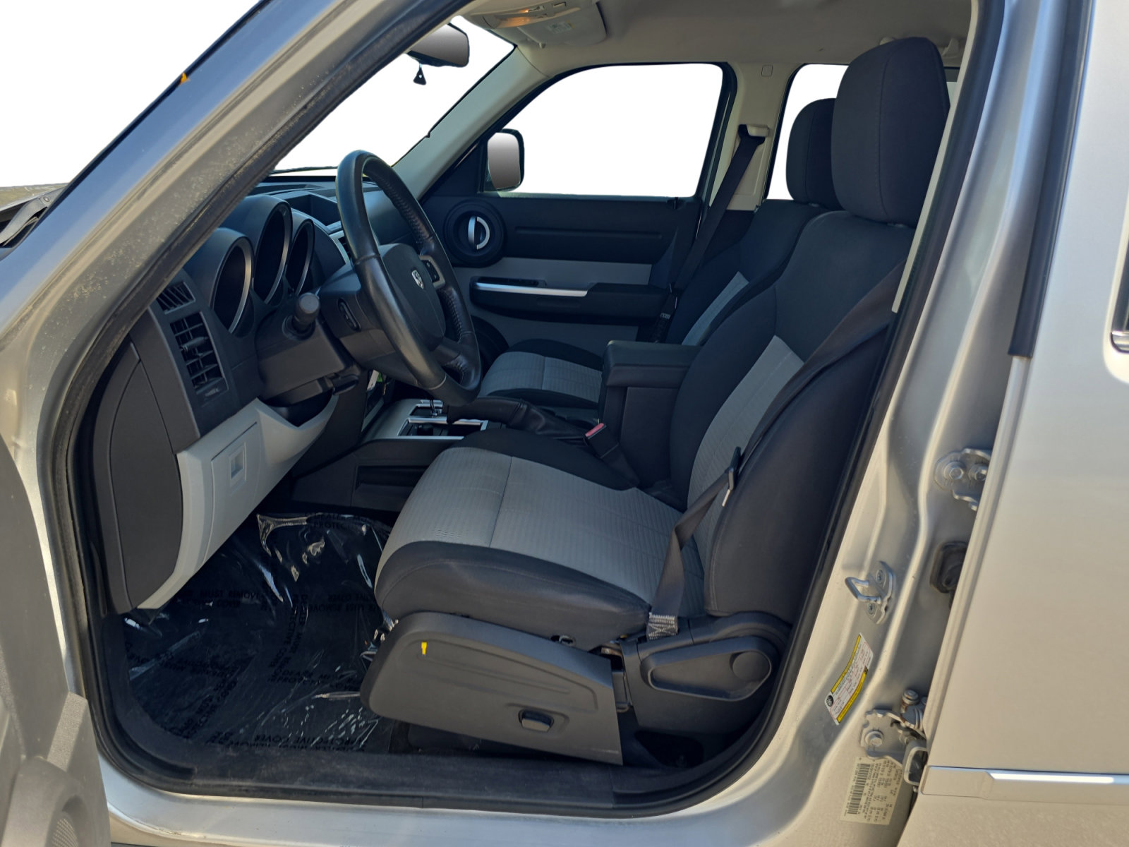 2007 Dodge Nitro SLT photo 2