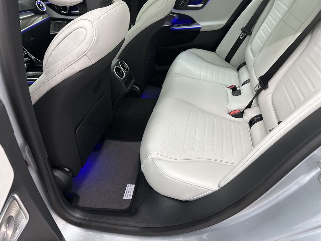 2025 Mercedes Benz C 300 photo 19