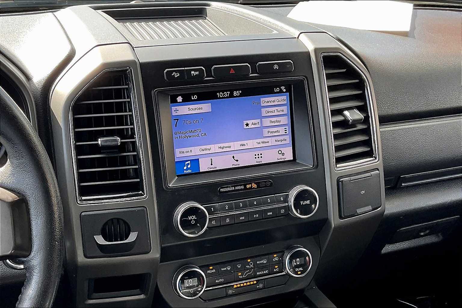 2019 Ford Expedition XLT photo 3