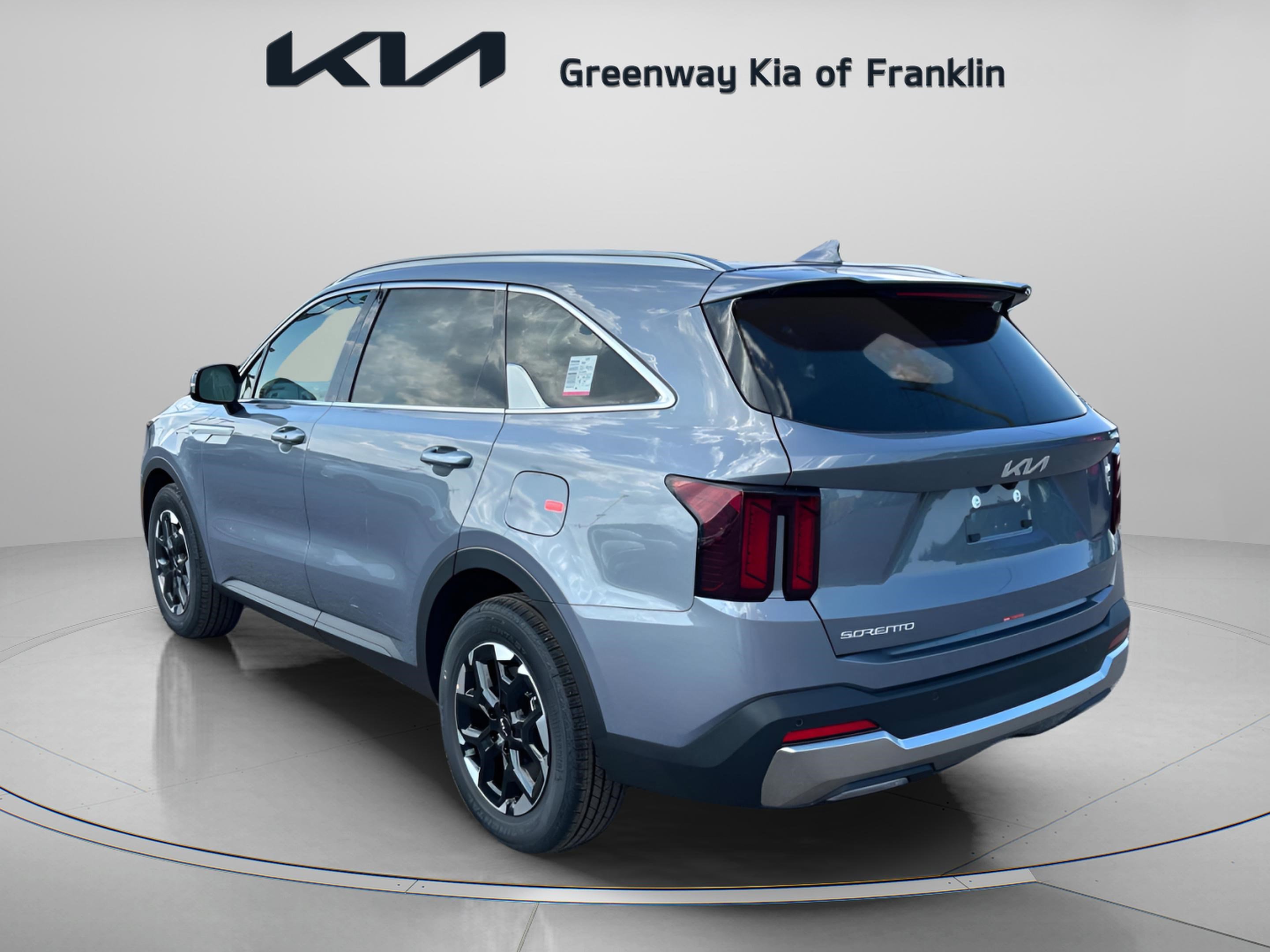 2025 Kia Sorento S photo 4