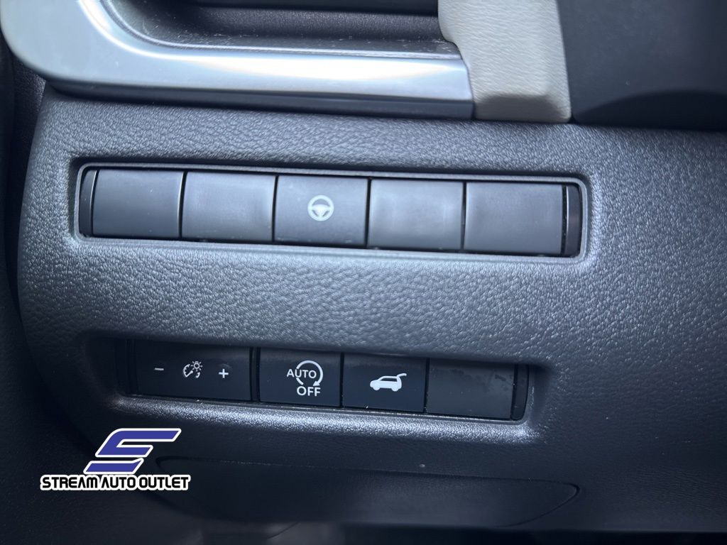 2024 Nissan Rogue SV photo 13