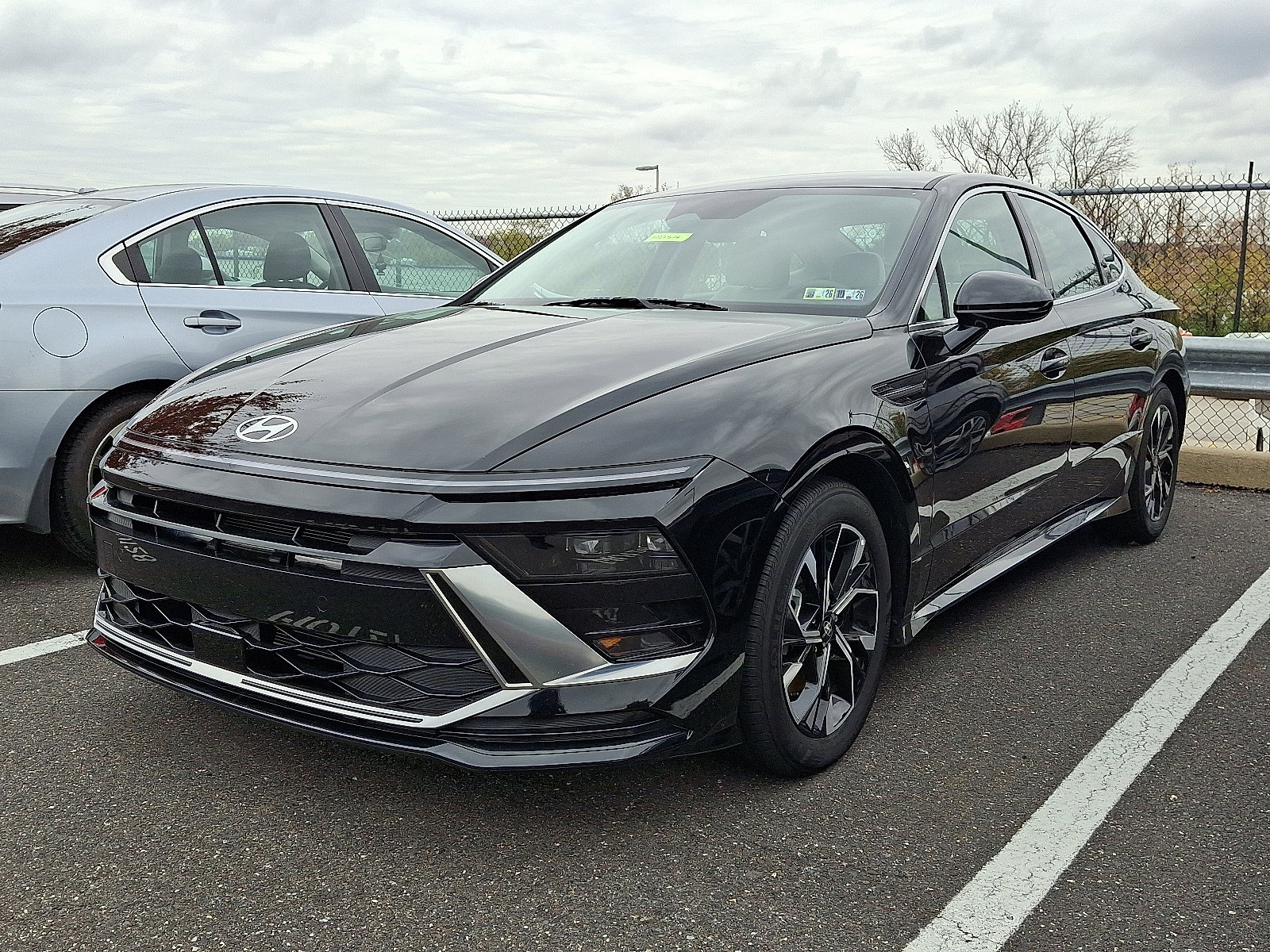 2025 Hyundai Sonata SEL photo 2