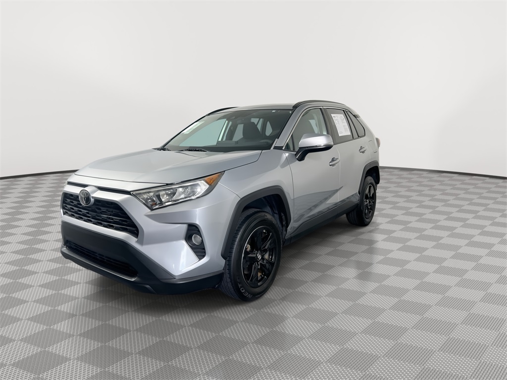 2019 Toyota RAV4 XLE photo 4