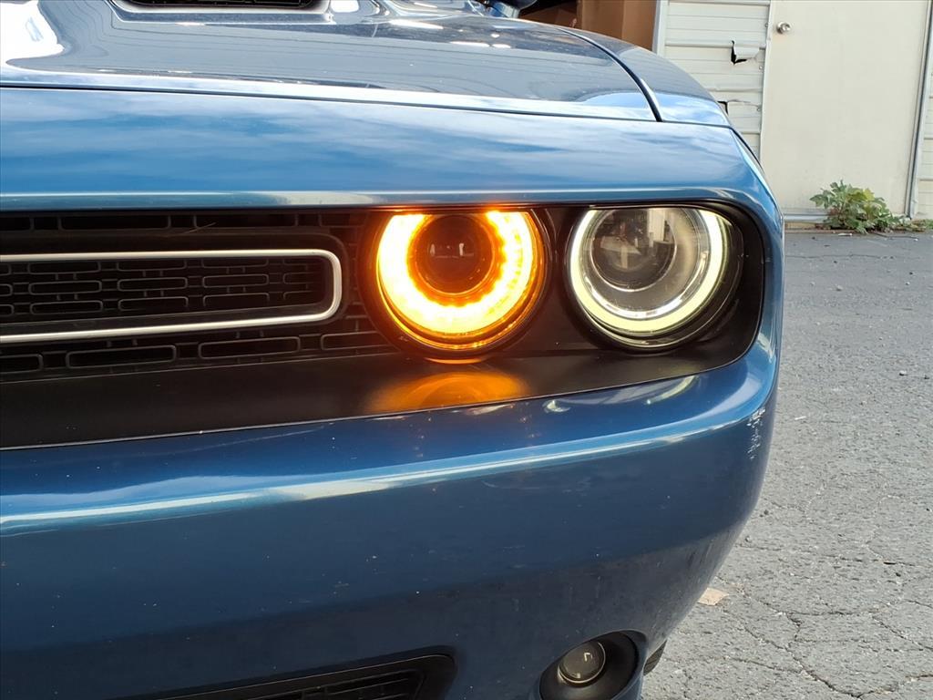 2021 Dodge Challenger SXT photo 5