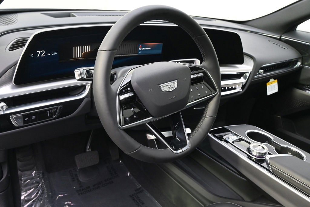 2025 Cadillac Lyriq Sport photo 9