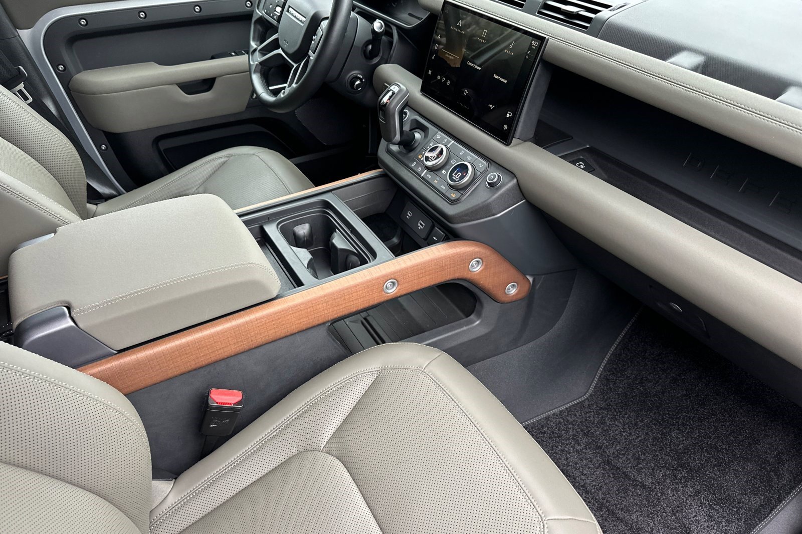 2023 Land Rover Defender 110 X photo 29
