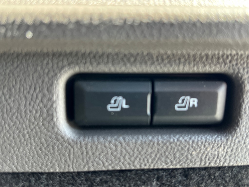 2021 Lincoln Corsair Standard photo 36