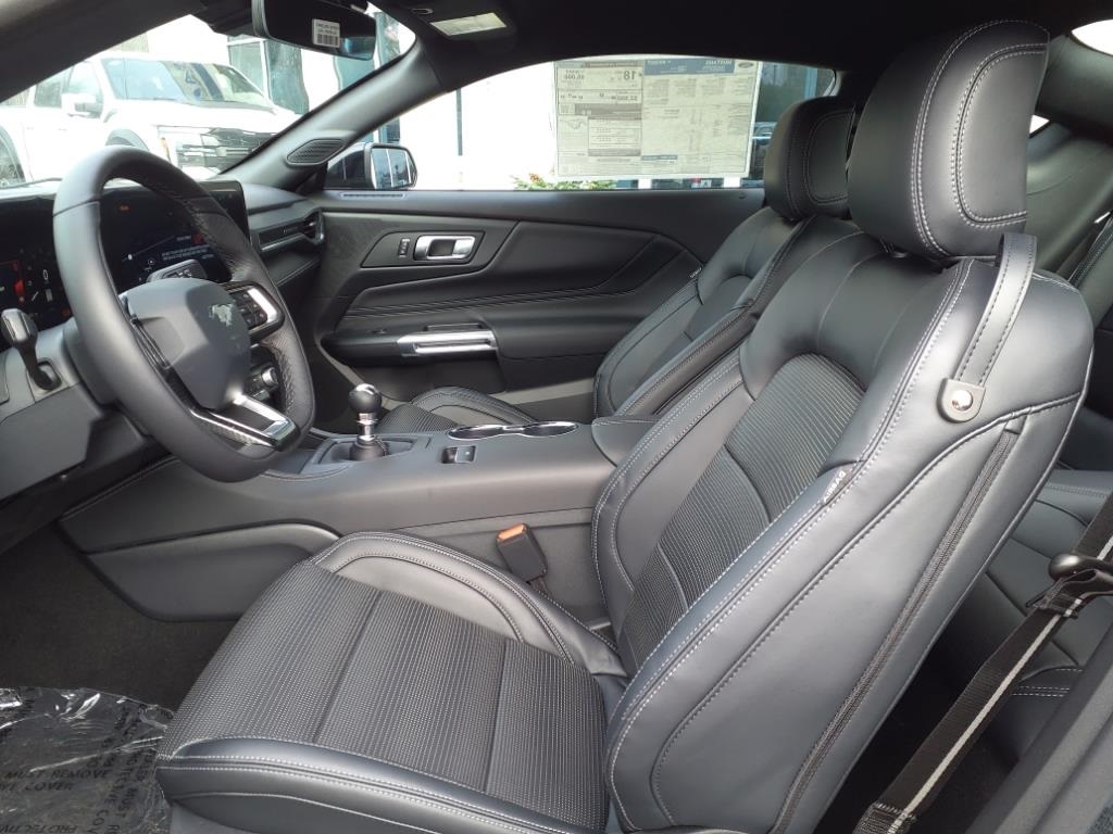 2025 Ford Mustang GT Premium photo 4